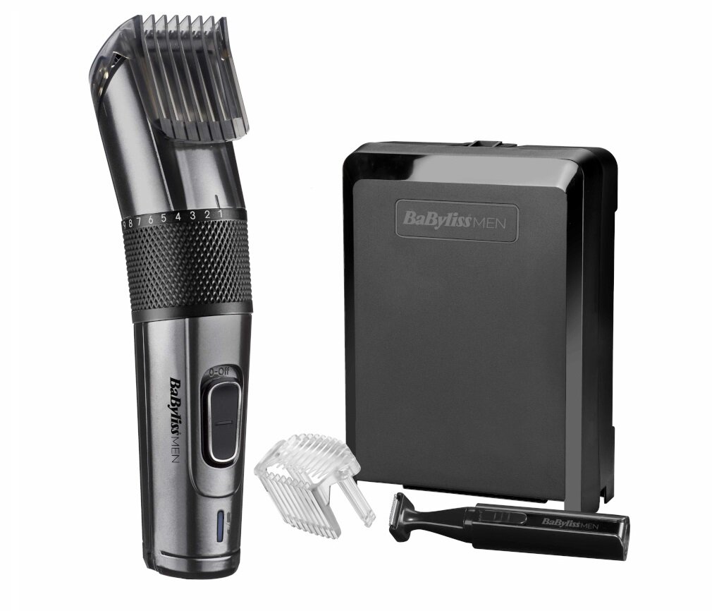 Na obrazie widoczna jest strzyżarka z logo \'BaByliss MEN\', przezroczysty nasadki oraz czarne etui z tym samym logo. Strzyżarka ma regulację długości cięcia od 1 do 8 mm.