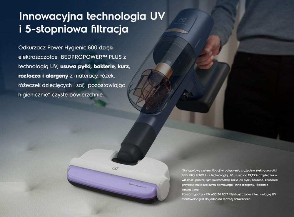 Odkurzacz ELECTROLUX Power Hygienic 800 EP81HB25WU z elektroszczotką BEDPROPOWER™ PLUS i technologią UV, usuwający pyłki, bakterie, kurz, roztocza i alergeny. Widoczny tekst: \'Innowacyjna technologia UV i 5-stopniowa filtracja\'.