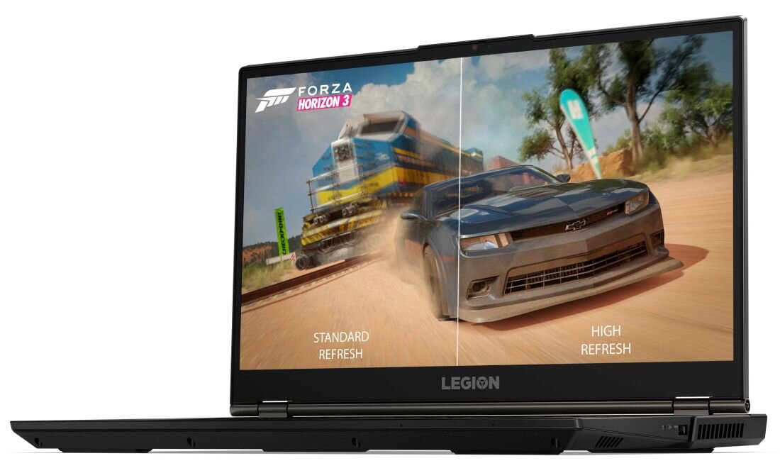 Laptop z widocznym ekranem, na którym wyświetlana jest gra wyścigowa z samochodem i pociągiem. Na ekranie widnieje tekst: \'FORZA HORIZON 3\', \'STANDARD REFRESH\', \'HIGH REFRESH\'.