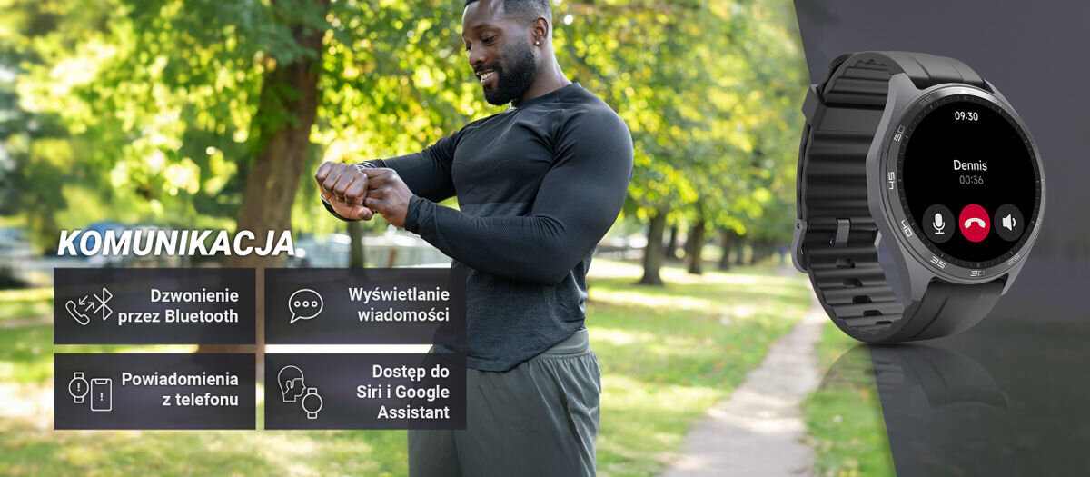 Mężczyzna w sportowym stroju patrzy na smartwatch na nadgarstku, obok widoczny jest powiększony obraz zegarka z ekranem wyświetlającym połączenie od \'Dennis\'. Po lewej stronie znajdują się ikony z napisami: \'KOMUNIKACJA\', \'Dzwonienie przez Bluetooth\', \'Wyświetlanie wiadomości\', \'Powiadomienia z telefonu\', \'Dostęp do Siri i Google Assistant\'.