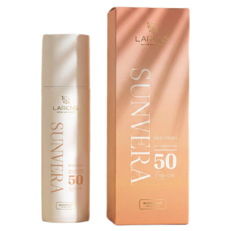 Na obrazie widoczny jest krem do twarzy w opakowaniu oraz jego pudełko. Na obu widnieje napis: \'LARENS SUNVERA face cream sun protection 50 UVA + UVB BIOPEPTIDE COMPLEX\'.