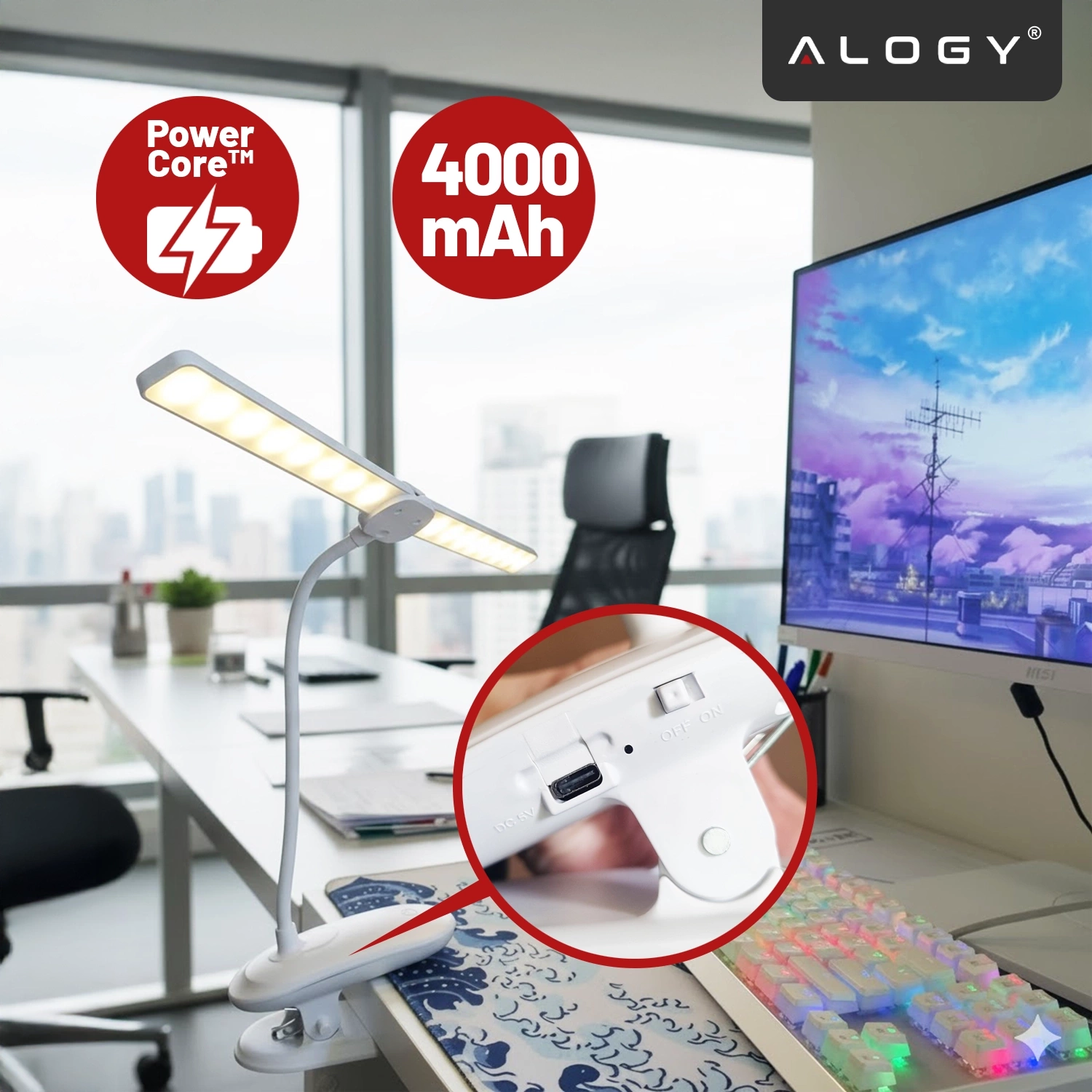 Na biurku znajduje się biała lampka biurkowa z klipsem, obok monitora i klawiatury. Widoczne są napisy \'Power Core™\', \'4000 mAh\' oraz logo \'ALOGY\'.