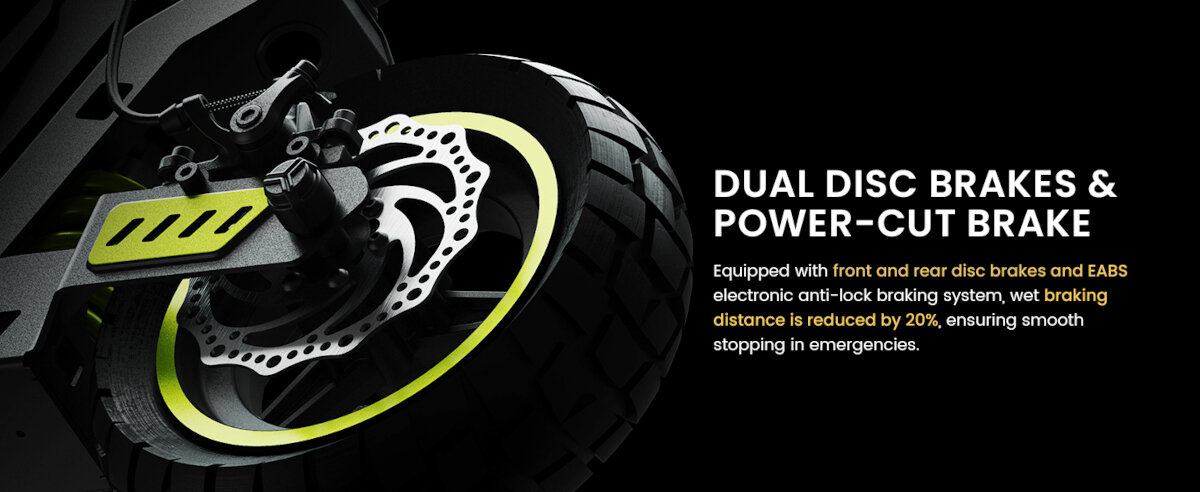 Obraz przedstawia zbliżenie na koło z tarczą hamulcową i elementami zawieszenia. Obok znajduje się tekst: \'DUAL DISC BRAKES & POWER-CUT BRAKE Equipped with front and rear disc brakes and EABS electronic anti-lock braking system, wet braking distance is reduced by 20%, ensuring smooth stopping in emergencies.\'