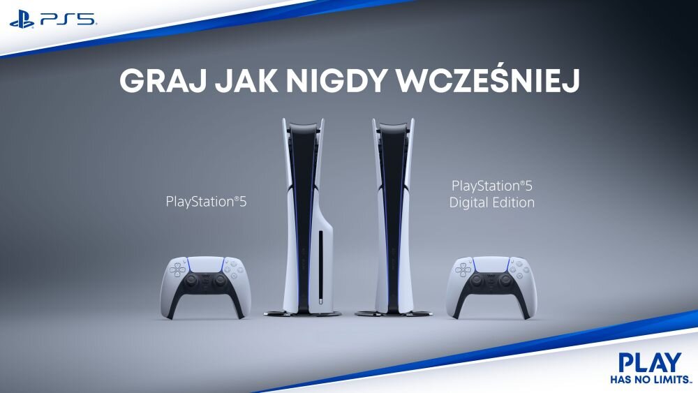 Obraz przedstawia dwie konsole PlayStation 5 oraz dwa kontrolery. Widoczny tekst to: \'GRAJ JAK NIGDY WCZEŚNIEJ\', \'PlayStation 5\', \'PlayStation 5 Digital Edition\', \'PLAY HAS NO LIMITS\'.