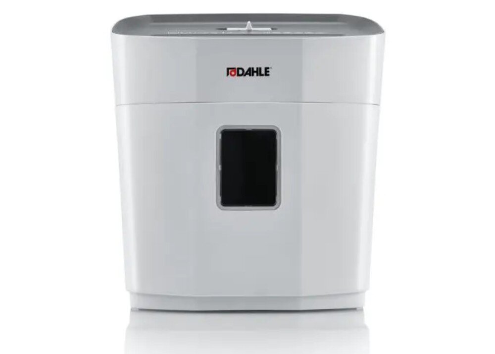 Niszczarka DAHLE PaperSAFE Biurowa niszczarka do dokumentów widziana od przodu z logo nad małym prostokątnym okienkiem podglądu w obudowie