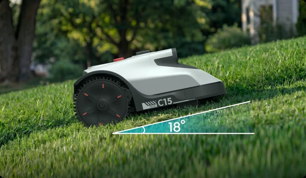 Robot koszący EUFY Mower C15 Sterowanie Wi-Fi Bez przewodu ograniczającego 500m2, robot, wzniesienie, nachylenie, trawnik, Robot koszący wjeżdżający na trawiaste wzniesienie.   