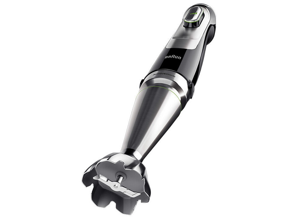 Na obrazie widoczny jest ręczny blender w kolorze srebrnym z czarnymi elementami. Na obudowie znajduje się logo \'Braun\' oraz napis \'ACTIVEBlade\'.
