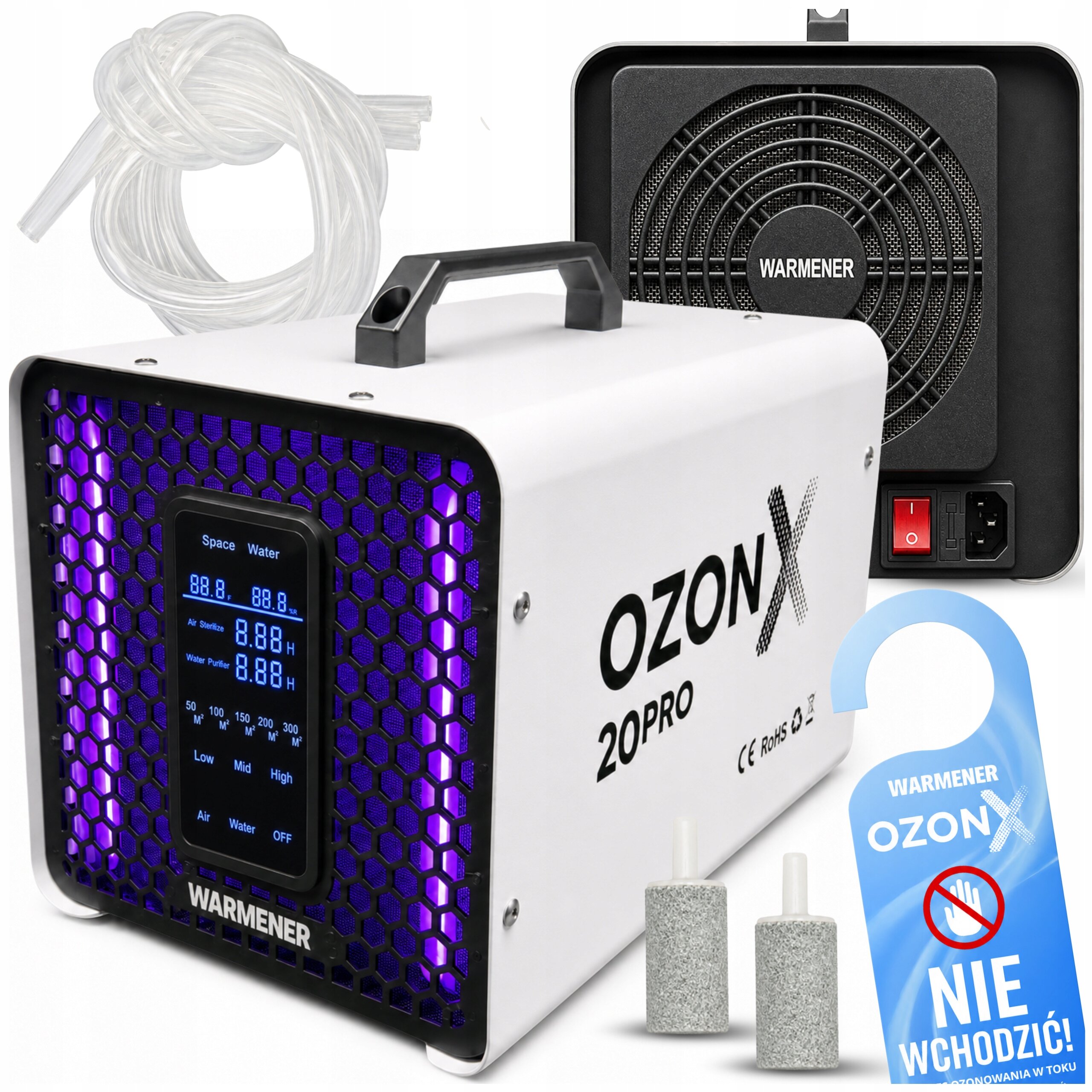 Na obrazie znajduje się generator ozonu z napisem \'OZON X 20PRO\' oraz logo \'WARMENER\'. Obok urządzenia widoczne są akcesoria, w tym przewód, dwa kamienie napowietrzające i zawieszka z napisem \'NIE WCHODZIĆ!\'.