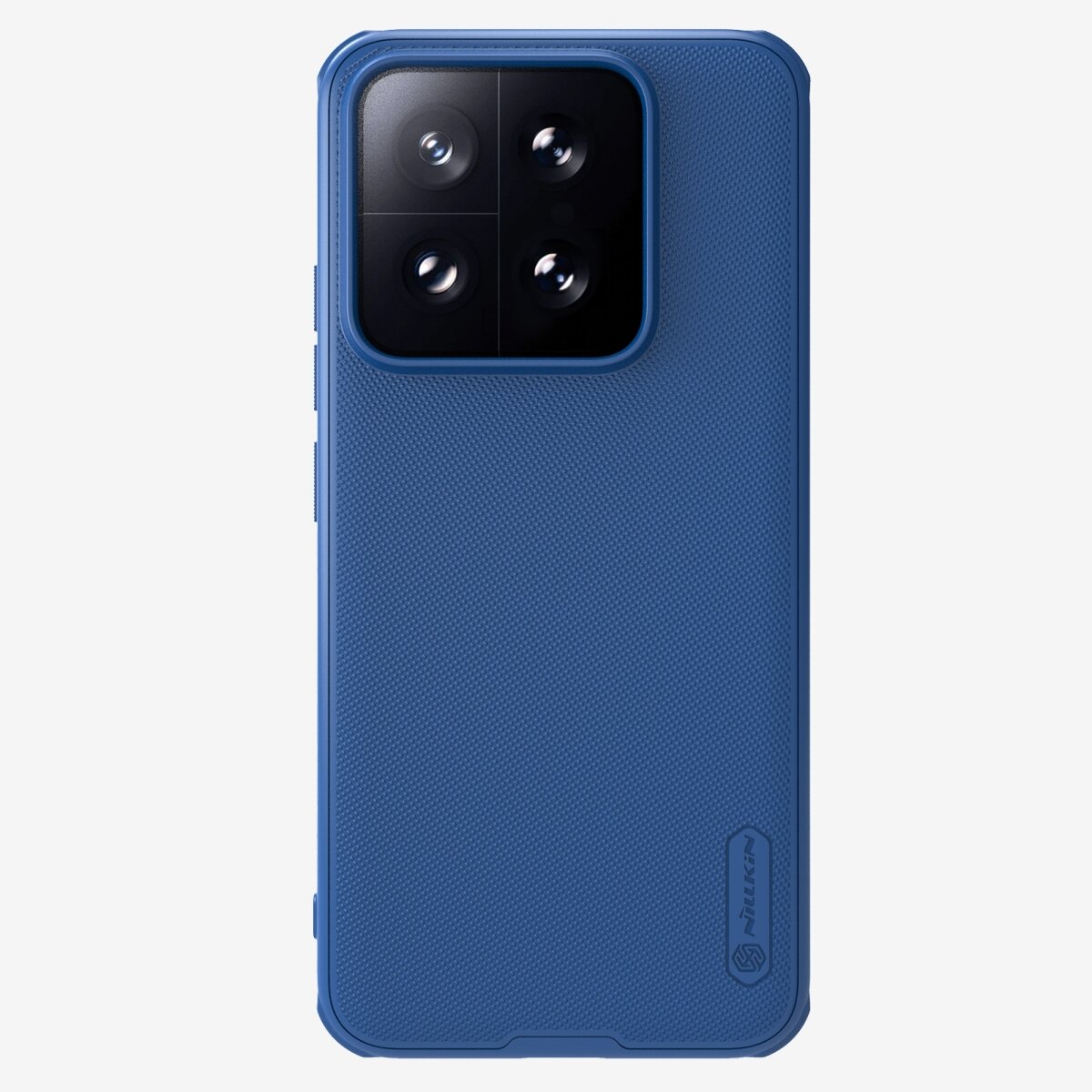 Niebieskie etui na telefon z teksturą, posiada wycięcie na aparat z czterema obiektywami. Na etui widoczne jest logo \'Nillkin\'.