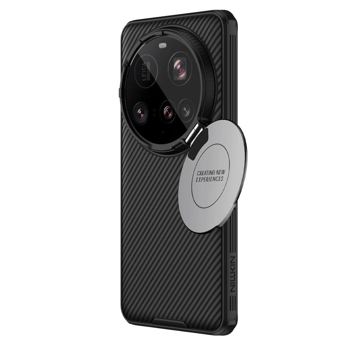 Czarne etui na telefon z teksturą w skośne linie, posiada okrągły element z napisem \'CREATING NEW EXPERIENCES\'. Na etui widoczne jest logo \'NILLKIN\'.