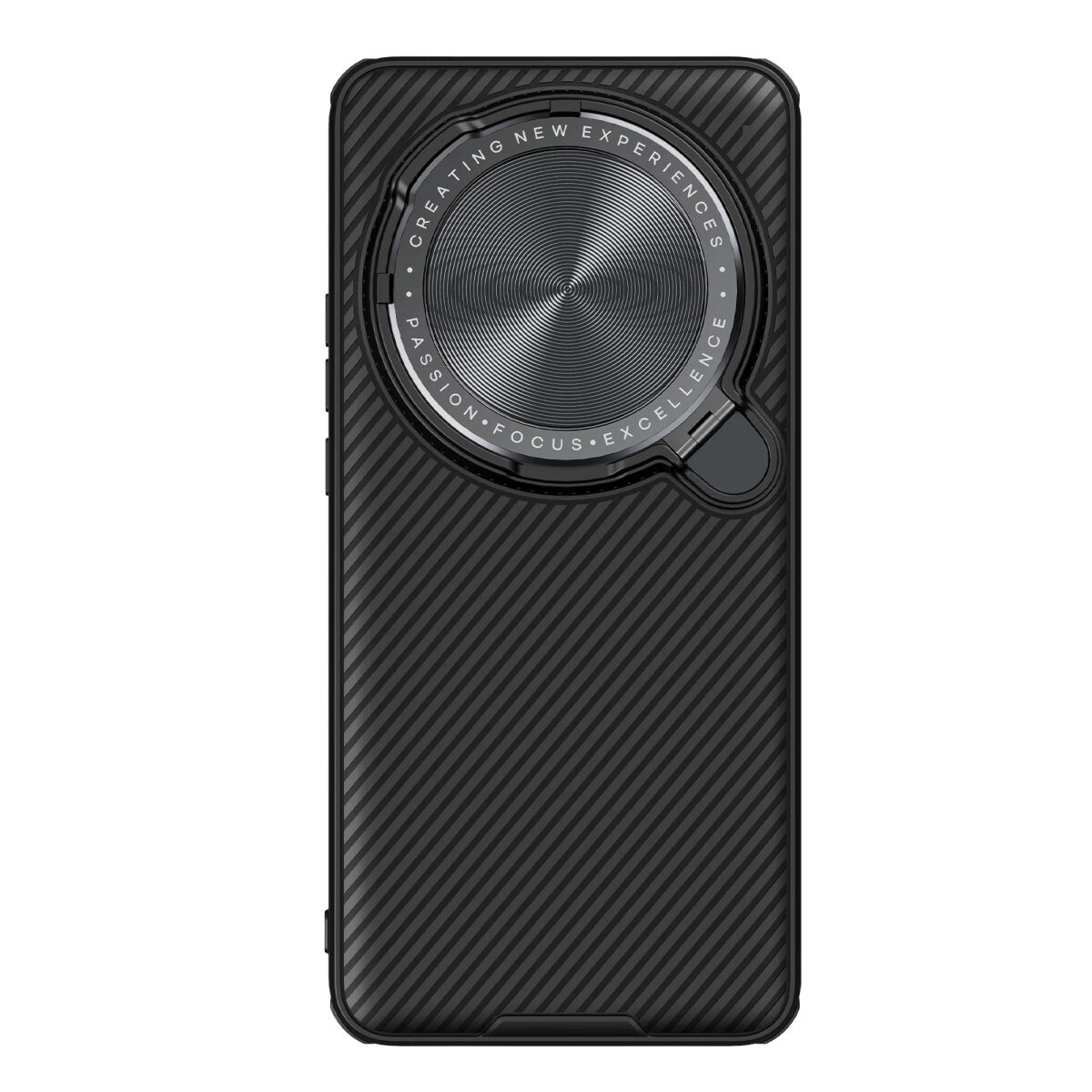 Czarne etui z teksturą w skośne linie, posiada okrągły element z napisem \'CREATING NEW EXPERIENCES PASSION • FOCUS • EXCELLENCE\'.