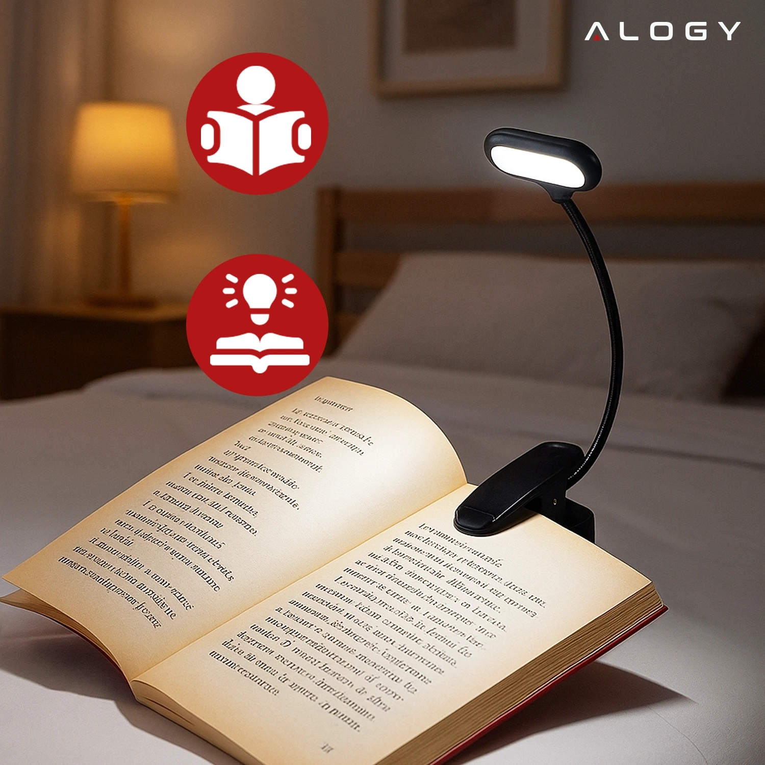 Na zdjęciu znajduje się czarna lampa biurkowa LED z klipsem, oświetlająca otwartą książkę na łóżku. W prawym górnym rogu widoczne jest logo \'ALOGY\'.