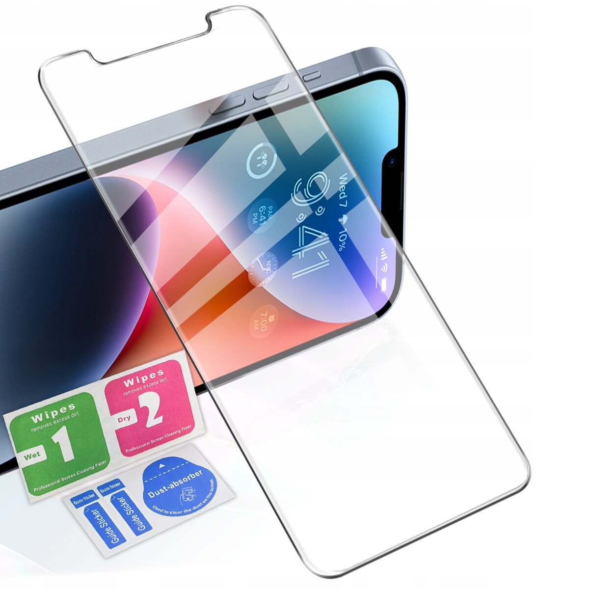 Na zdjęciu znajduje się przezroczyste etui na iPhone 12/12 Pro oraz szkło ochronne, obok których leżą dwie ściereczki oznaczone jako \'Wipes 1 Wet\' i \'Wipes 2 Dry\' oraz naklejka \'Dust absorber\'.