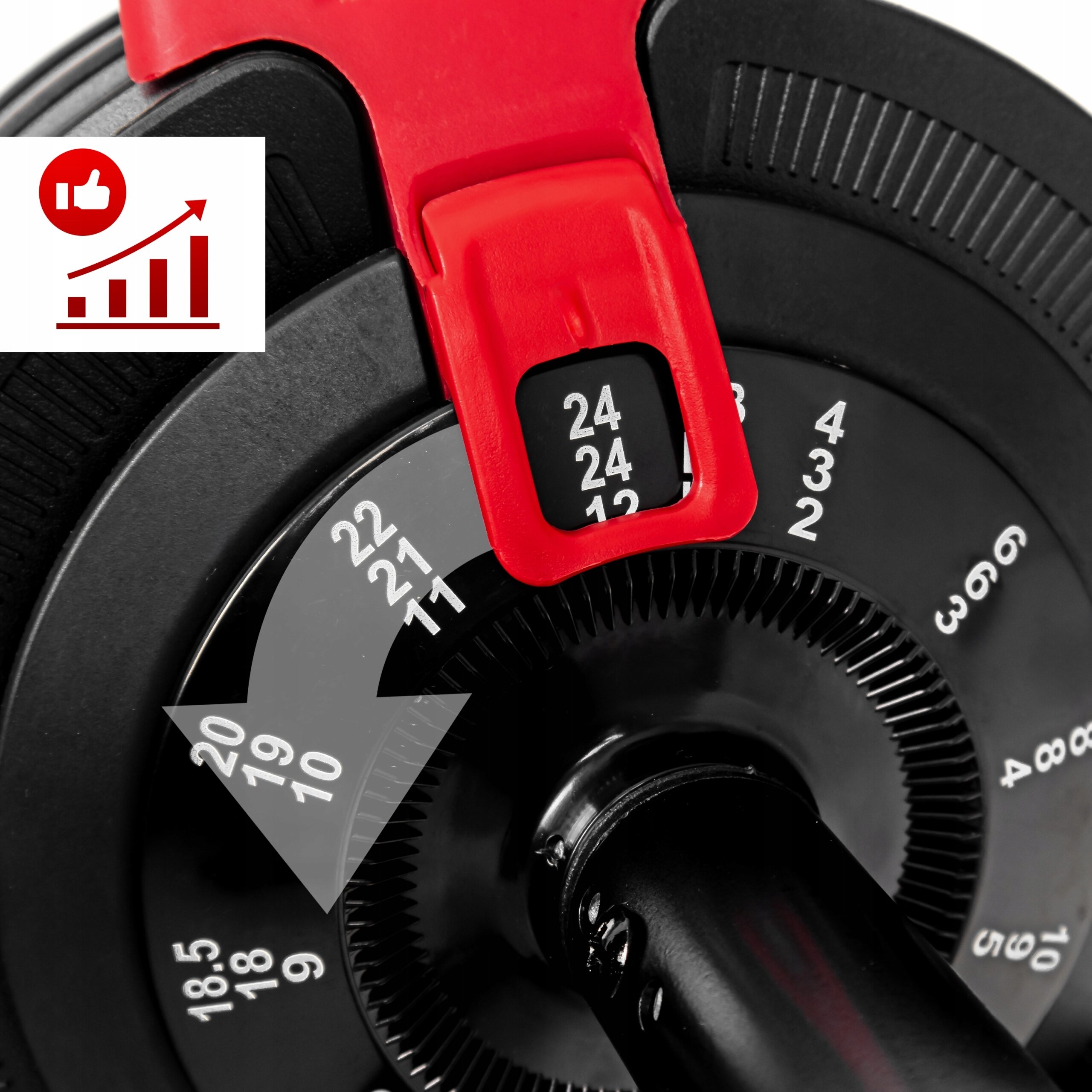 Zbliżenie na regulowaną hantlę z widoczną skalą wagową od 1 do 24 kg oraz czerwonym mechanizmem blokującym. W lewym górnym rogu znajduje się ikona z wykresem i kciukiem w górę.