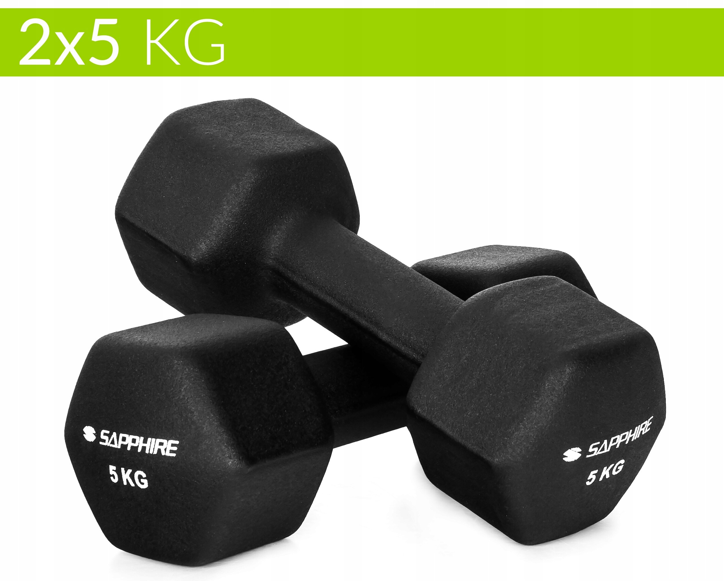 Czarne hantle neoprenowe z widocznym napisem \'SAPPHIRE 5 KG\' na każdym z nich, na górze zielony pasek z napisem \'2x5 KG\'.