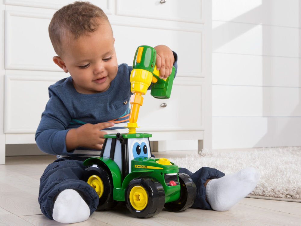 Traktor TOMY John Deere Build A Johnny Tractor 46655 złożona zabawka dziecko z plastikową wkrętarką samodzielny montaż