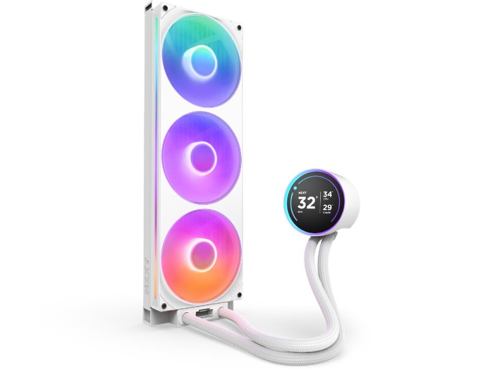 Na obrazie widoczne jest białe chłodzenie wodne z trzema wentylatorami RGB, które emitują kolorowe światło. Obok znajduje się okrągły wyświetlacz z temperaturą \'32\' i dodatkowymi informacjami.