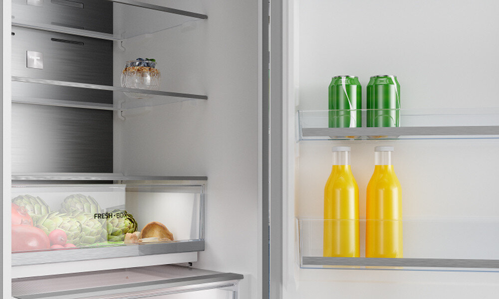 LODÓWKA TEKA RBF 88680 DSS Wnętrze lodówki z szufladą Fresh Box oraz pojemnikami na napoje w drzwiach. Przestrzeń ułatwia przechowywanie świeżych produktów i butelek tryb wakacyjny oszczędność energii optymalna temperatura podczas nieobecności