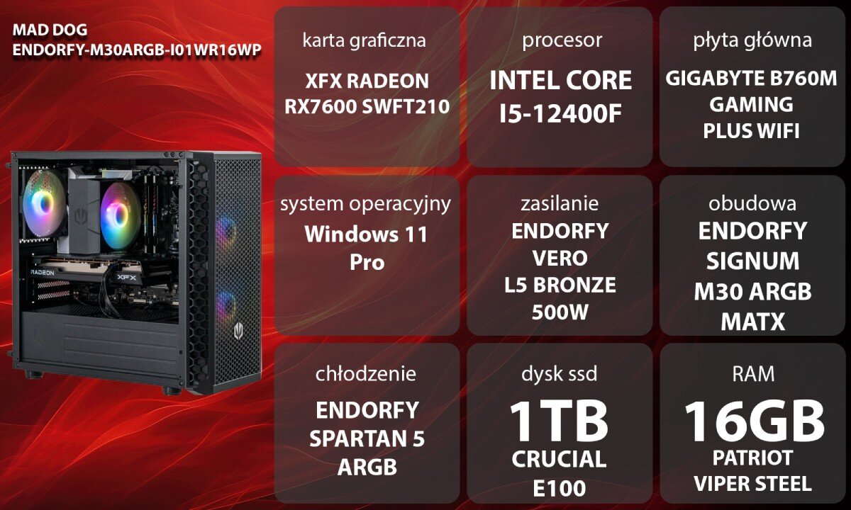 Osoba siedzi przy biurku, używając komputera stacjonarnego z podświetlaną klawiaturą i monitorem wyświetlającym grę. W tle widoczne jest logo media expert.