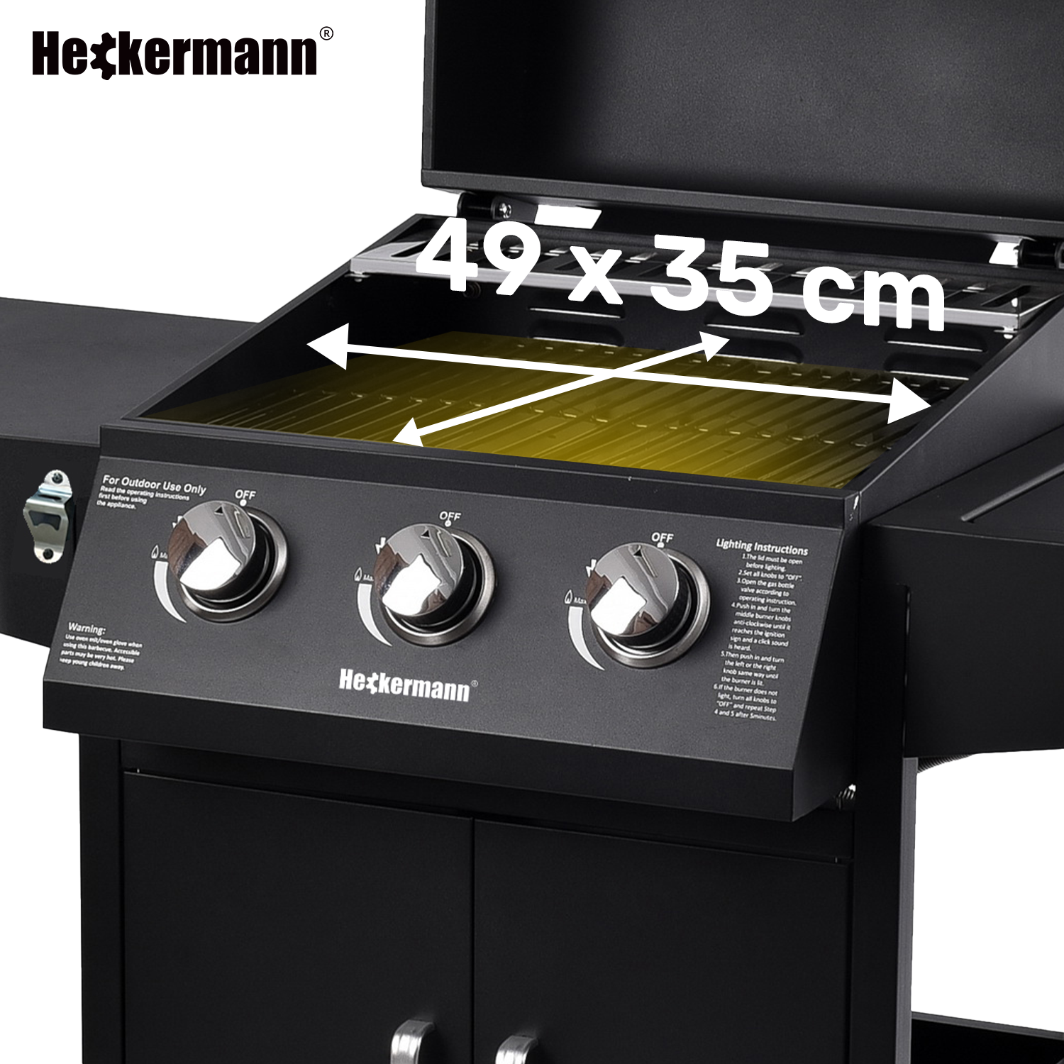 Grill gazowy z trzema pokrętłami i otwartą pokrywą, na której widnieje napis \'49 x 35 cm\'. Logo \'Heckermann\' znajduje się na froncie urządzenia.