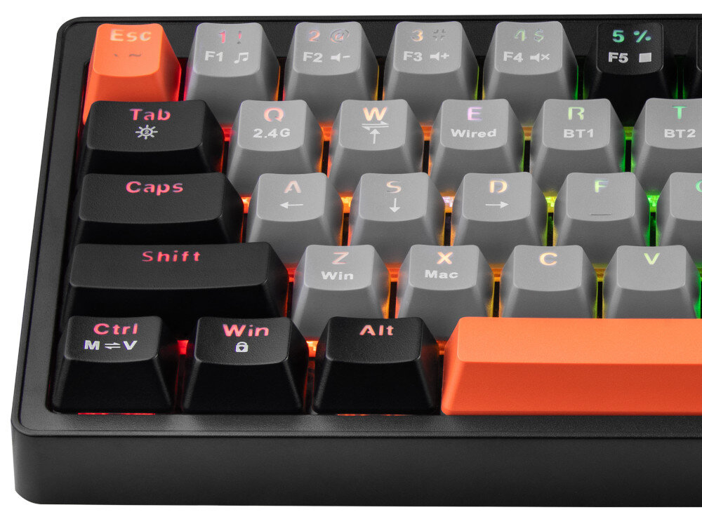 Klawiatura z kolorowymi podświetlanymi klawiszami, w tym pomarańczowym klawiszem \'Esc\'. Widoczne są napisy na klawiszach, takie jak \'Tab\', \'Caps\', \'Shift\', \'Ctrl\', \'Win\', \'Alt\', oraz symbole strzałek i funkcji multimedialnych.