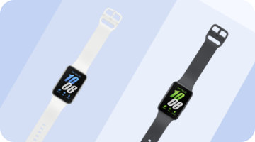 Galaxy Fit3 w kolorze białym i czarnym Obraz przedstawia dwa smartwatche z prostokątnymi wyświetlaczami, jeden z białym paskiem, drugi z czarnym. Na ekranach widoczna jest godzina 10:08 oraz dodatkowe ikony.