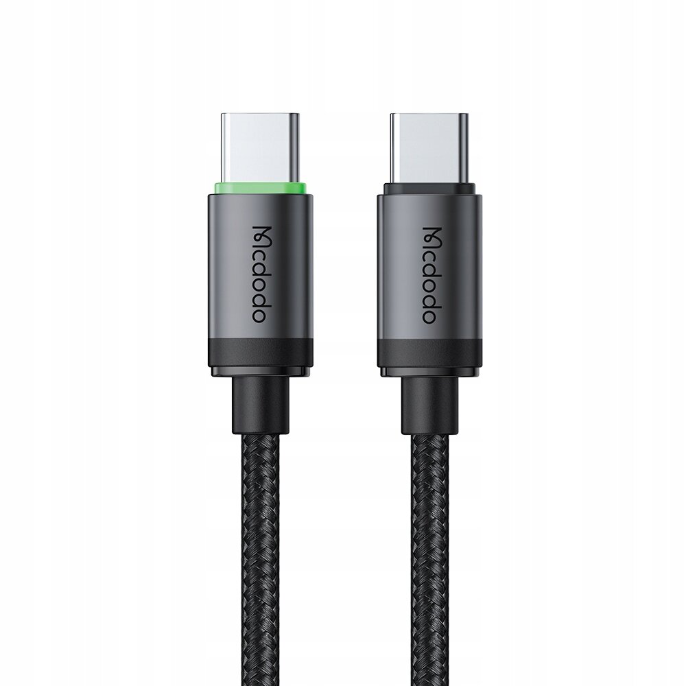 Zdjęcie przedstawia dwa końce kabla USB-C z logo \'Mcdodo\' na obu wtyczkach, z plecionym czarnym przewodem.