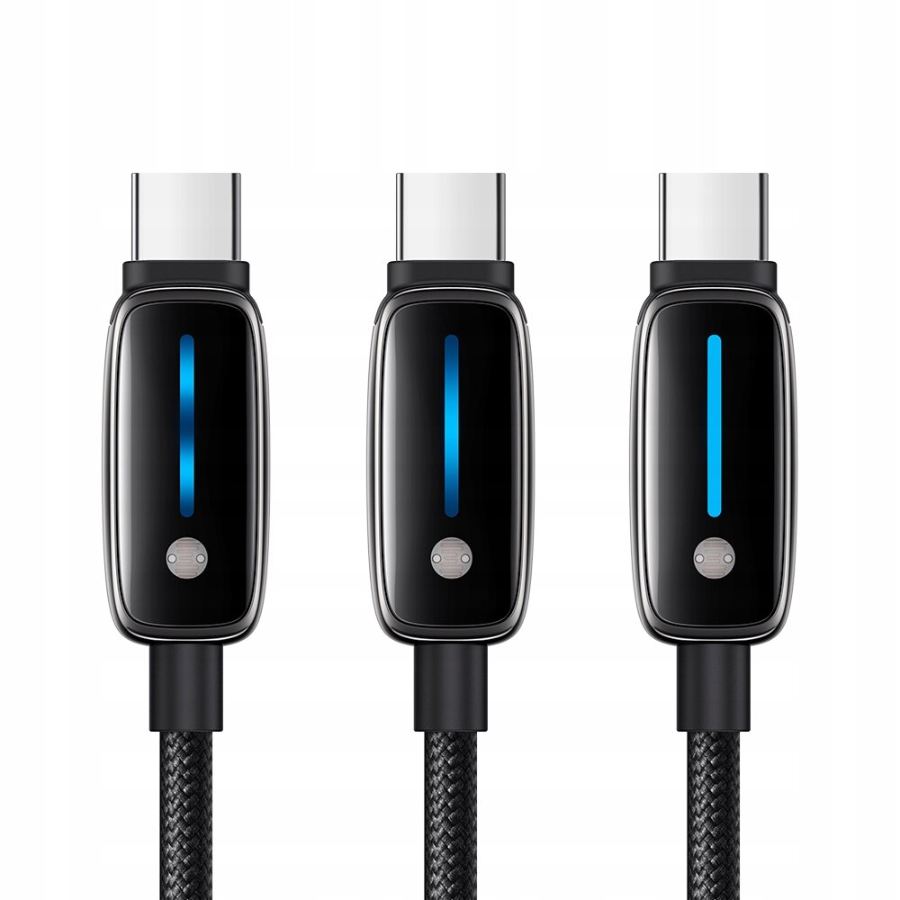 Trzy czarne kable USB z końcówkami Lightning, każdy z niebieskim podświetleniem na wtyczce, na białym tle.