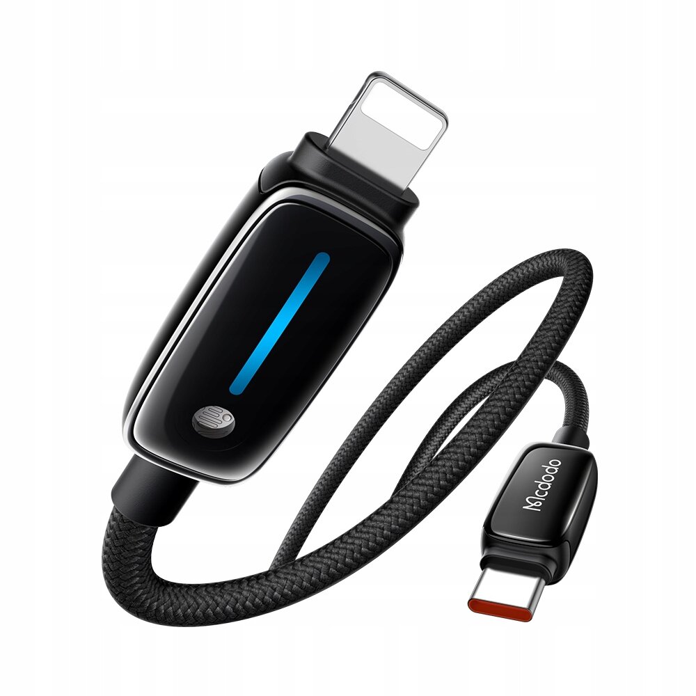 Na obrazie widoczny jest czarny kabel USB-C do iPhone Lightning z plecioną osłoną i podświetleniem LED. Na jednym z końców kabla znajduje się logo \'Mcdodo\'.