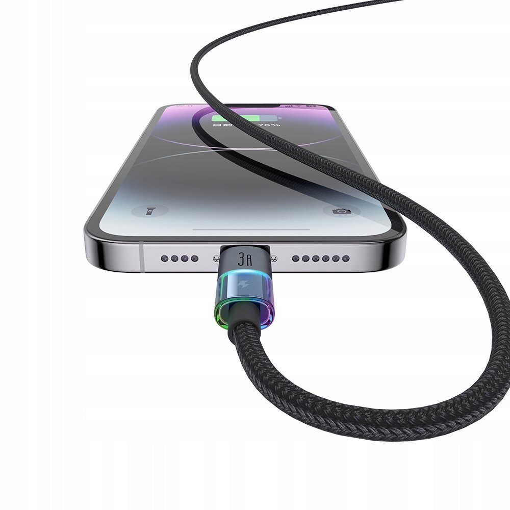 Czarny kabel USB z kolorowym złączem podłączony do smartfona, na ekranie którego widoczny jest wskaźnik ładowania na poziomie 75%. Na złączu kabla znajduje się oznaczenie \'3A\'.