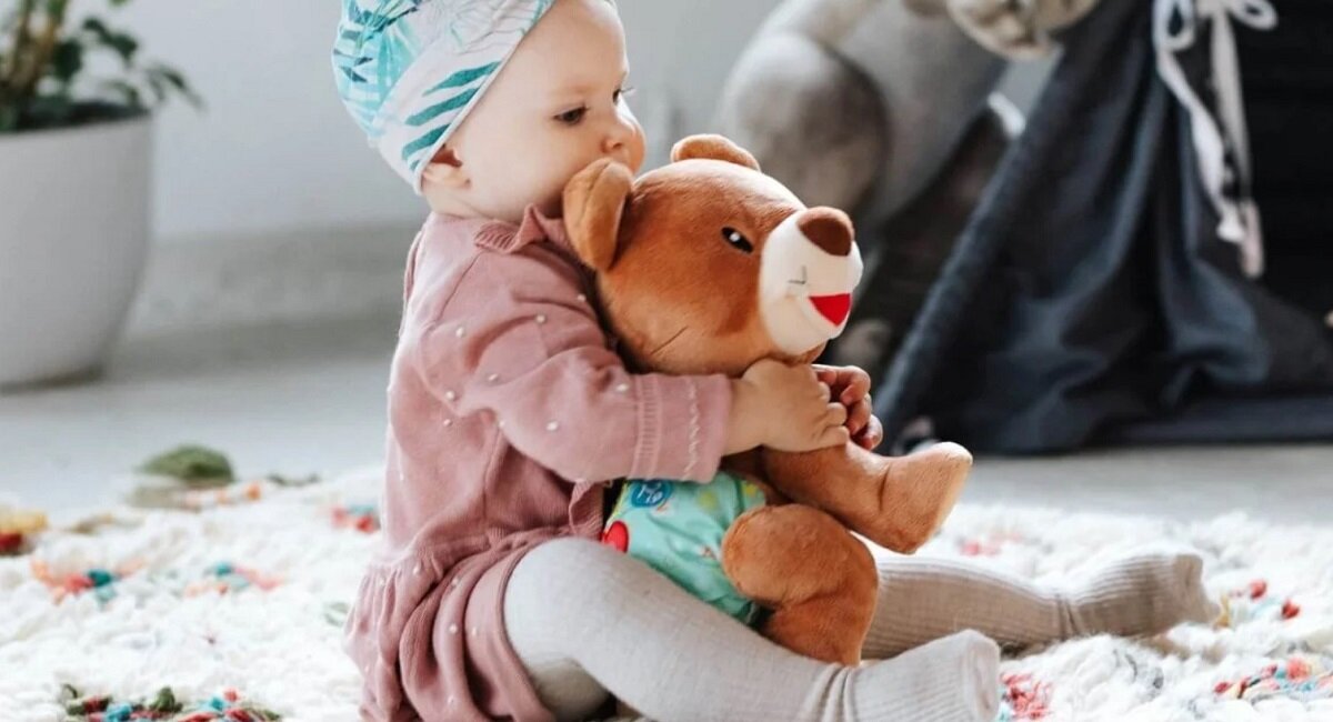 Maskotka VTECH Baby Miś Tuptuś 60824 Przytul mnie Stworzony z myślą o dzieciach, które stawiają swoje pierwsze kroki