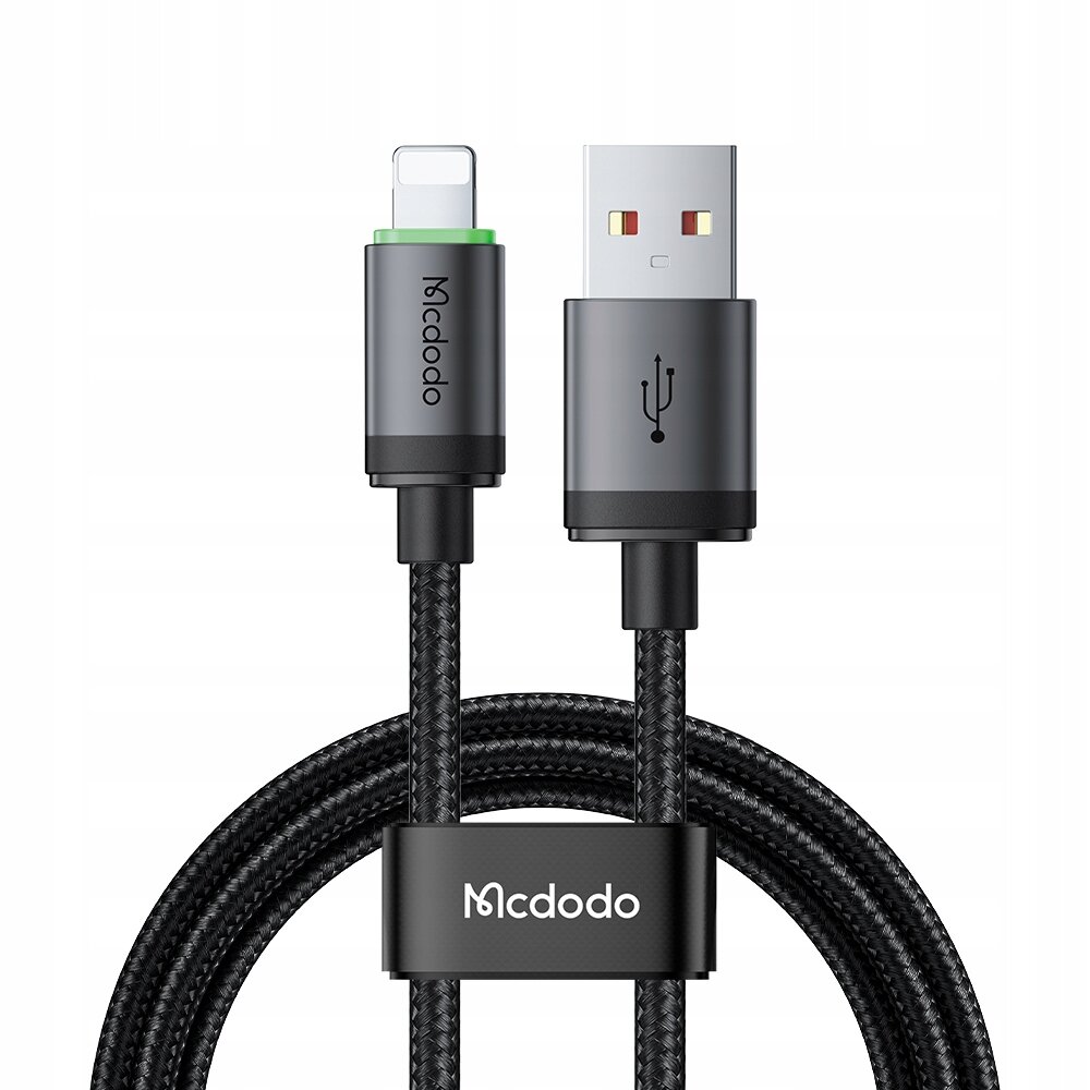 Na obrazie widoczny jest czarny kabel USB z końcówką Lightning, oznaczony logo \'Mcdodo\'. Kabel posiada plecioną osłonę i złącze USB z symbolem USB.