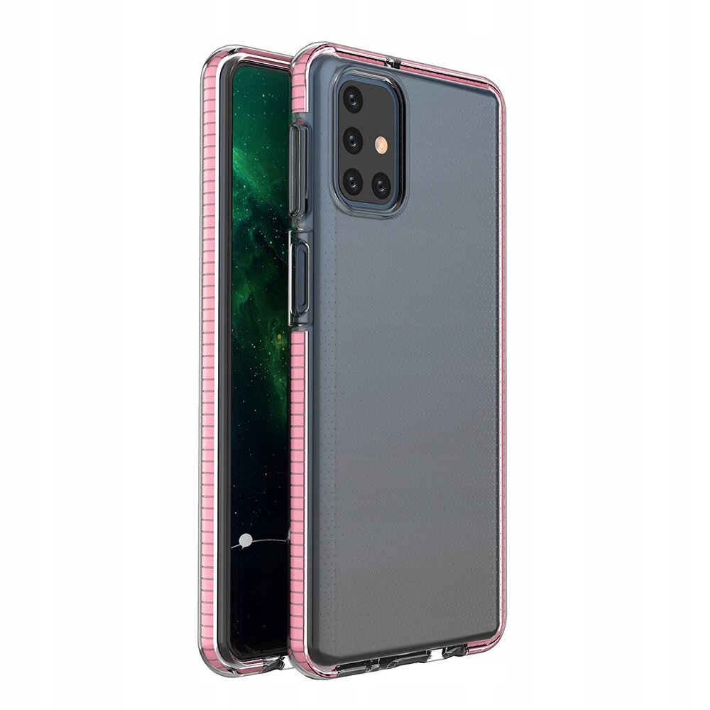 Obraz przedstawia jasnoróżowe etui na telefon z przezroczystymi elementami, przeznaczone dla modelu Samsung Galaxy M31S. Etui ma wycięcia na aparat i przyciski boczne.