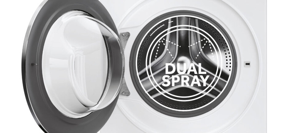 Obraz przedstawia otwarte drzwi pralki z widocznym bębnem. Na bębnie znajduje się napis \'DUAL SPRAY\'.