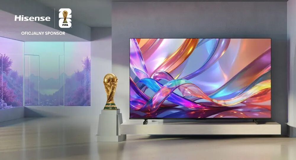 Telewizor HISENSE 98E7Q 98 cali Smart TV ekran 4K technologia obrazu, telewizor na komodzie w pomieszczeniu