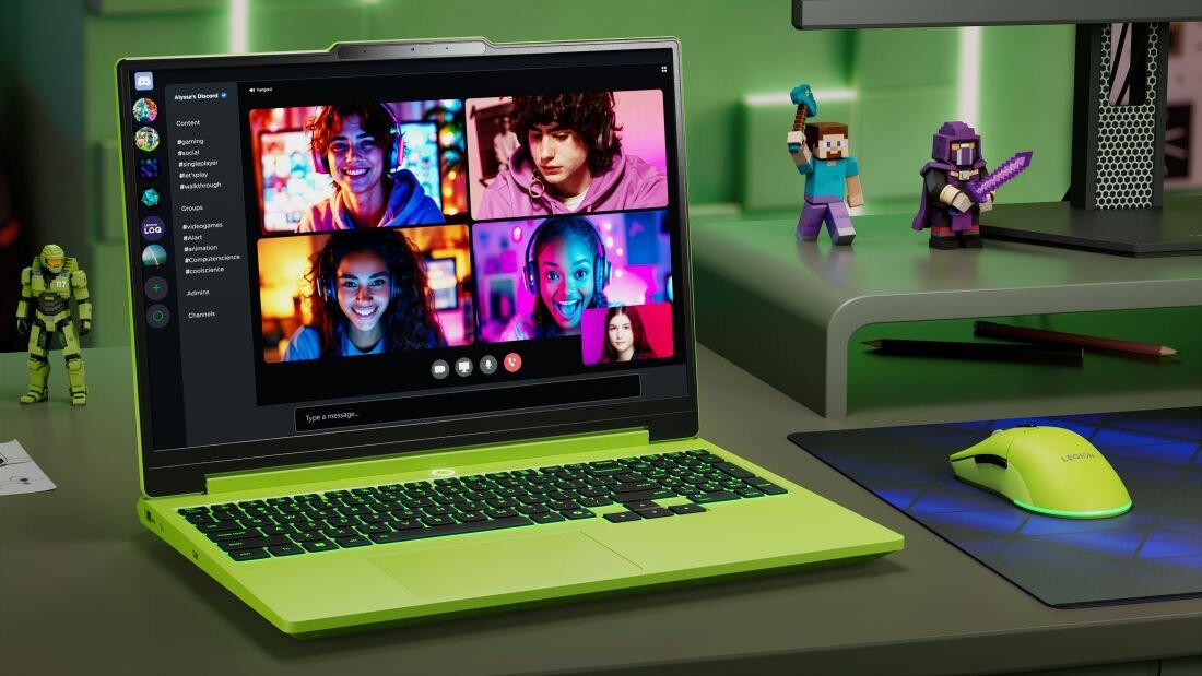  Laptop Lenovo LOQ w kolorze Surge Green wyświetla wideorozmowę na ekranie podczas komunikacji online i pracy zdalnej przy biurku - Surge Green, Kamera 5 MP 