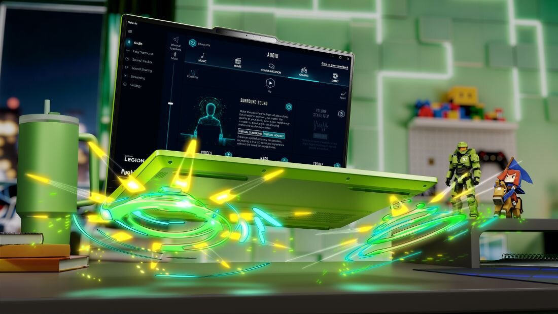  Laptop Lenovo LOQ z dźwiękiem Nahimic prezentuje ustawienia audio i efekty przestrzenne podczas słuchania multimediów na stanowisku gamingowym - Nahimic by SteelSeries 
