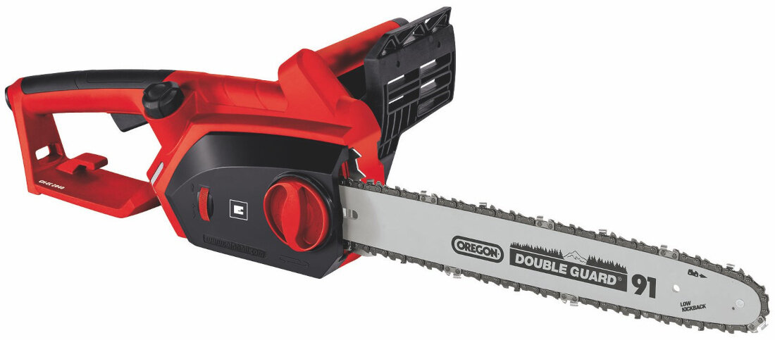 Czerwona piła łańcuchowa z czarnymi elementami, z widocznym logo \'Oregon Double Guard 91\' na prowadnicy. Produkt posiada ergonomiczny uchwyt i osłonę na łańcuch.