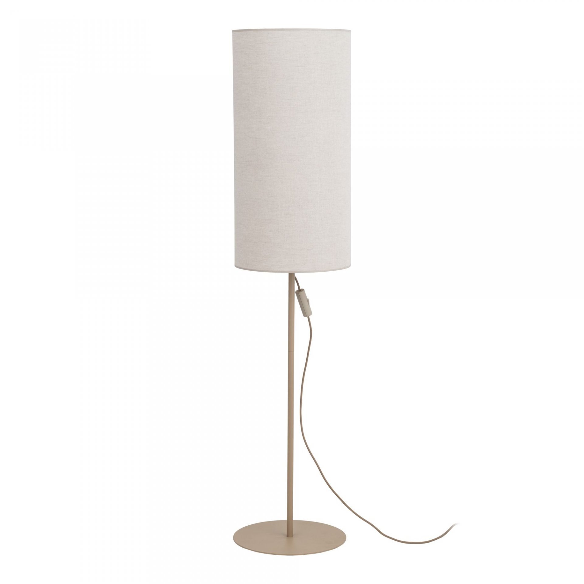 Beżowa lampa podłogowa z cylindrycznym abażurem wykonanym z lnu, osadzona na prostym metalowym stelażu z okrągłą podstawą. Lampa posiada przewód z włącznikiem umieszczonym na wysokości stelaża.