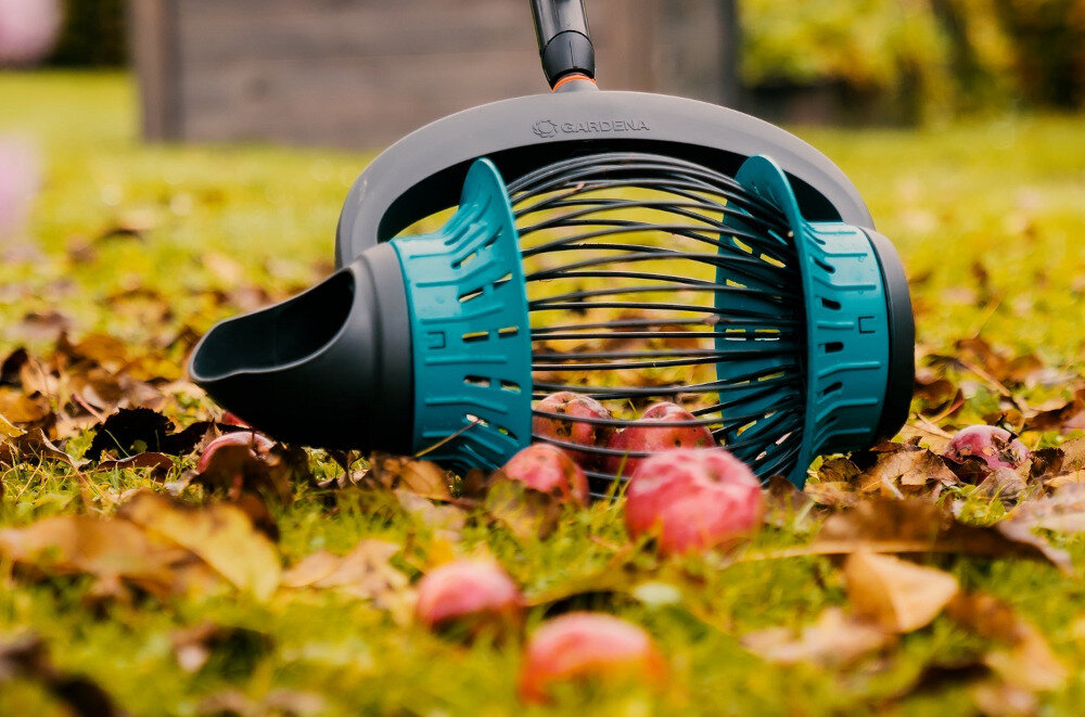 Zbieraczka do owoców GARDENA Combisystem 3108-20 wygodne zbieranie owocow prosto z ziemi bez ryzyka uszkodzenia lekka konstrukcja szybka komfortowa praca bez koniecznosci schylania i brudzenia rak