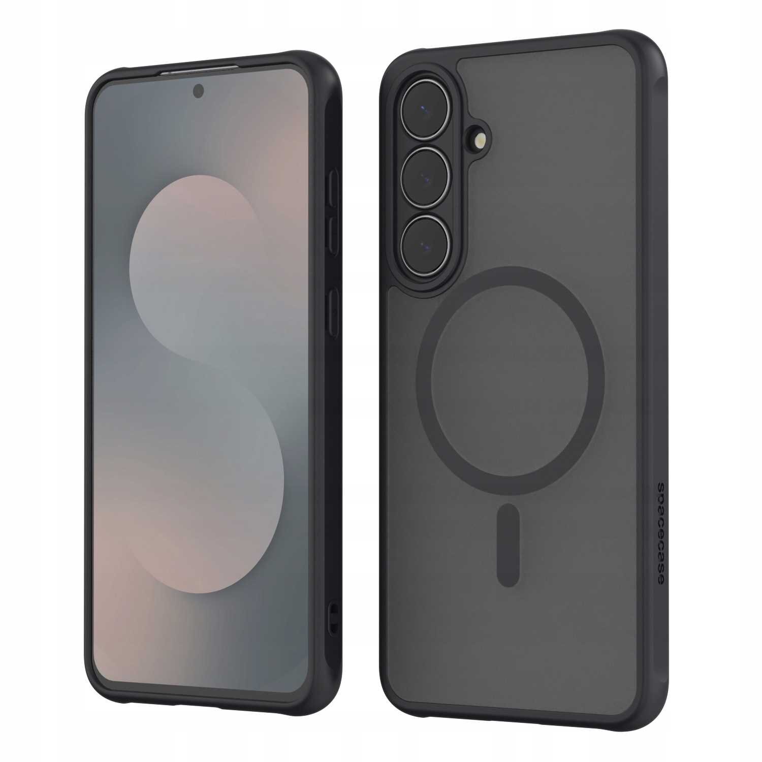 Obraz przedstawia czarne etui magnetyczne na telefon z trzema okrągłymi wycięciami na aparaty i napisem \'SPACECASE\' na boku. Na tylnej części etui widoczny jest okrągły wzór sugerujący funkcję magnetyczną.