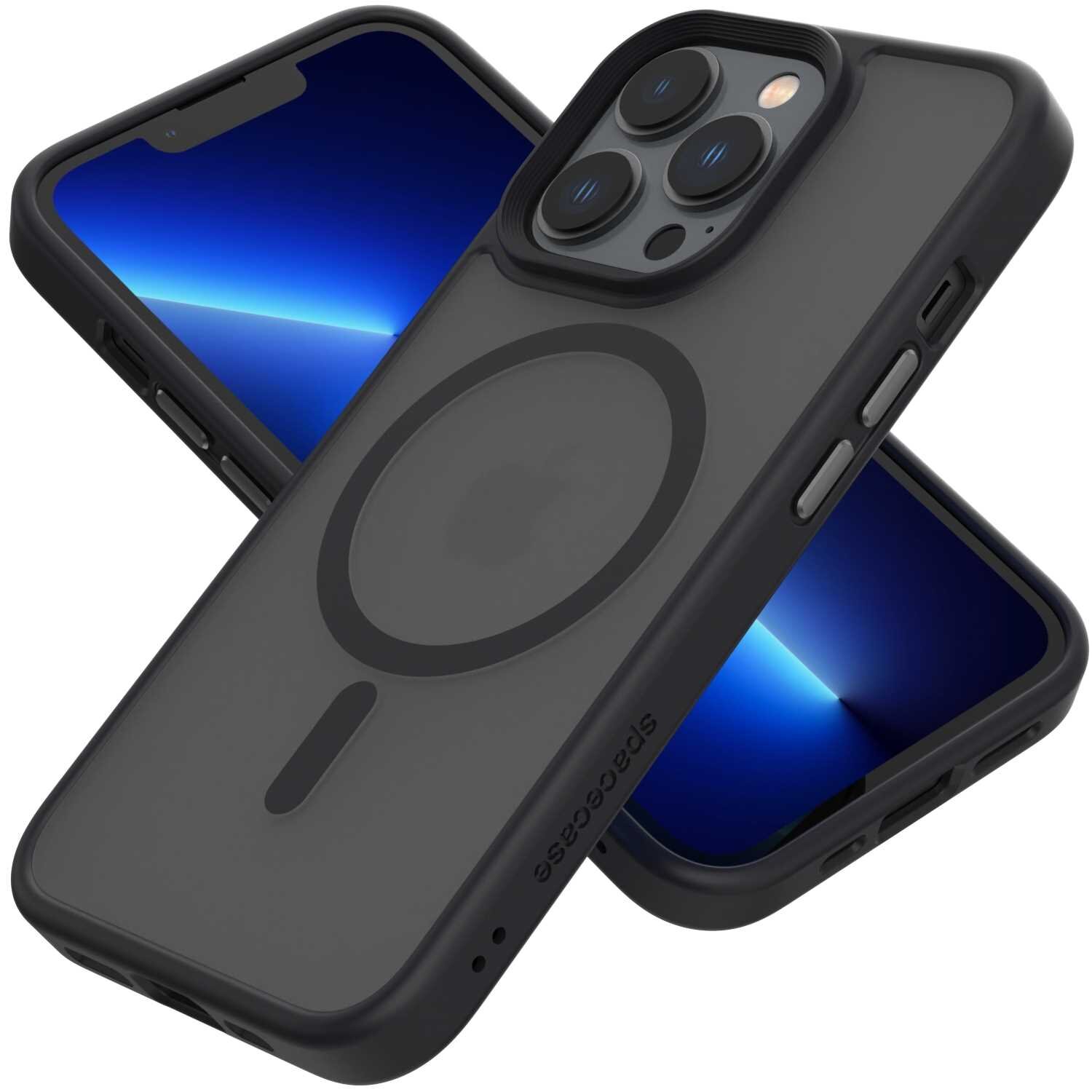 Na obrazie widoczne jest czarne etui magnetyczne na telefon z trzema dużymi otworami na aparat oraz napisem \'spacecase\' na boku. Etui ma okrągły wzór na tylnej części, sugerujący funkcję magnetyczną.