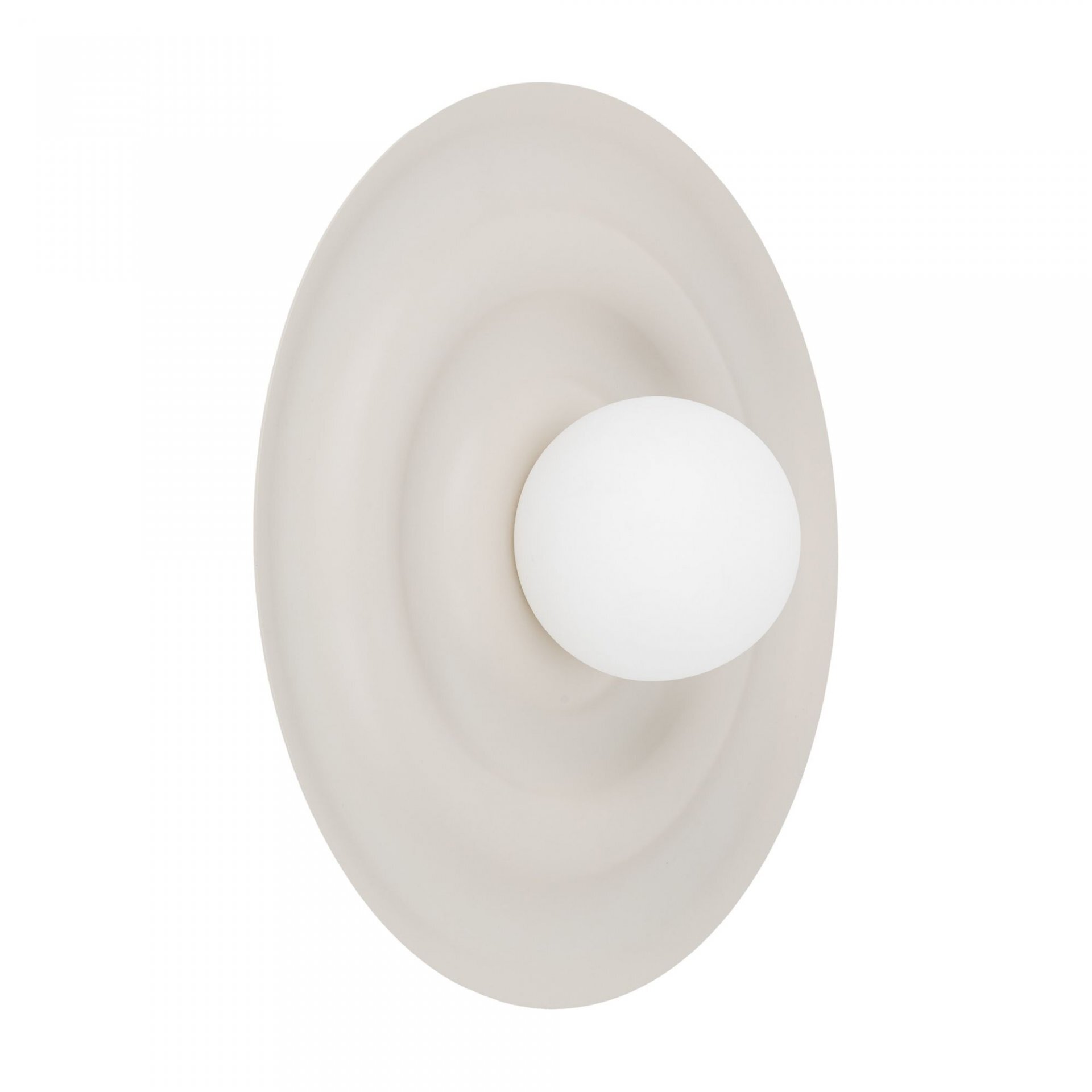Na obrazie widoczna jest lampa ścienno-sufitowa o nowoczesnym designie, z białą kulistą żarówką umieszczoną na owalnej, falistej podstawie w kolorze kaszmiru.