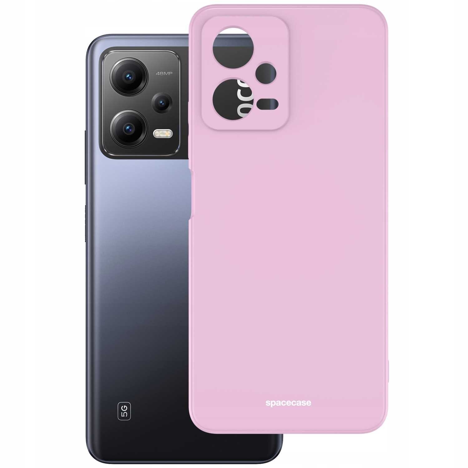 Na obrazie widoczne jest różowe silikonowe etui z wycięciami na aparat i logo \'spacecase\'. Obok znajduje się smartfon z trzema obiektywami aparatu i napisem \'48MP\'.