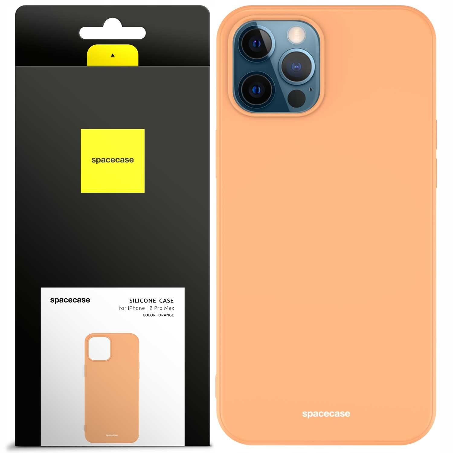 Obraz przedstawia pomarańczowe silikonowe etui na telefon z wycięciem na aparat. Obok znajduje się opakowanie z logo \'spacecase\' i napisem \'SILICONE CASE for iPhone 12 Pro Max COLOR: ORANGE\'.
