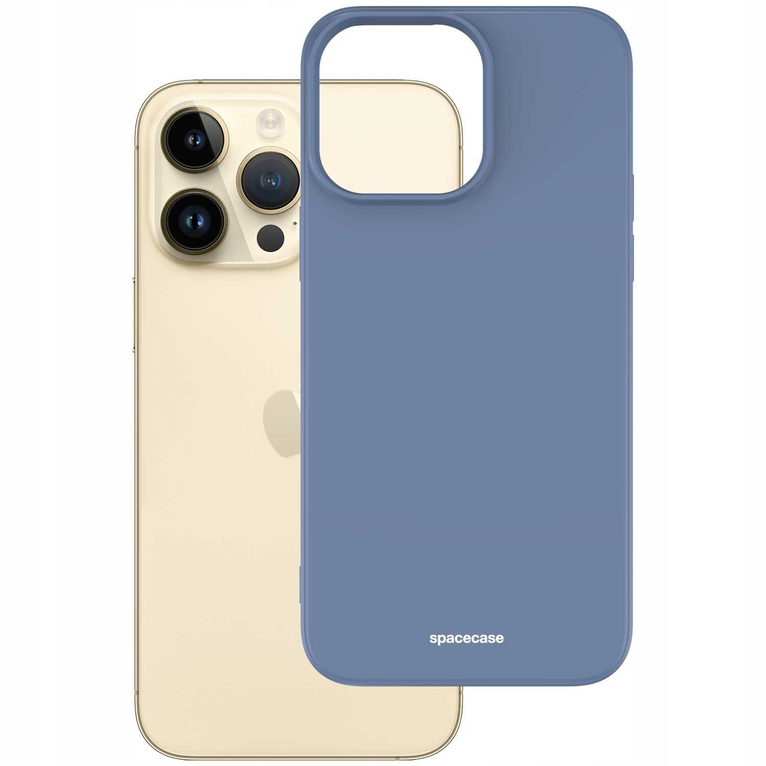 Na obrazie widoczne jest silikonowe etui w kolorze niebieskim z napisem \'spacecase\', obok którego znajduje się smartfon z trzema obiektywami aparatu. Etui jest przeznaczone do modelu iPhone 14 Pro Max.