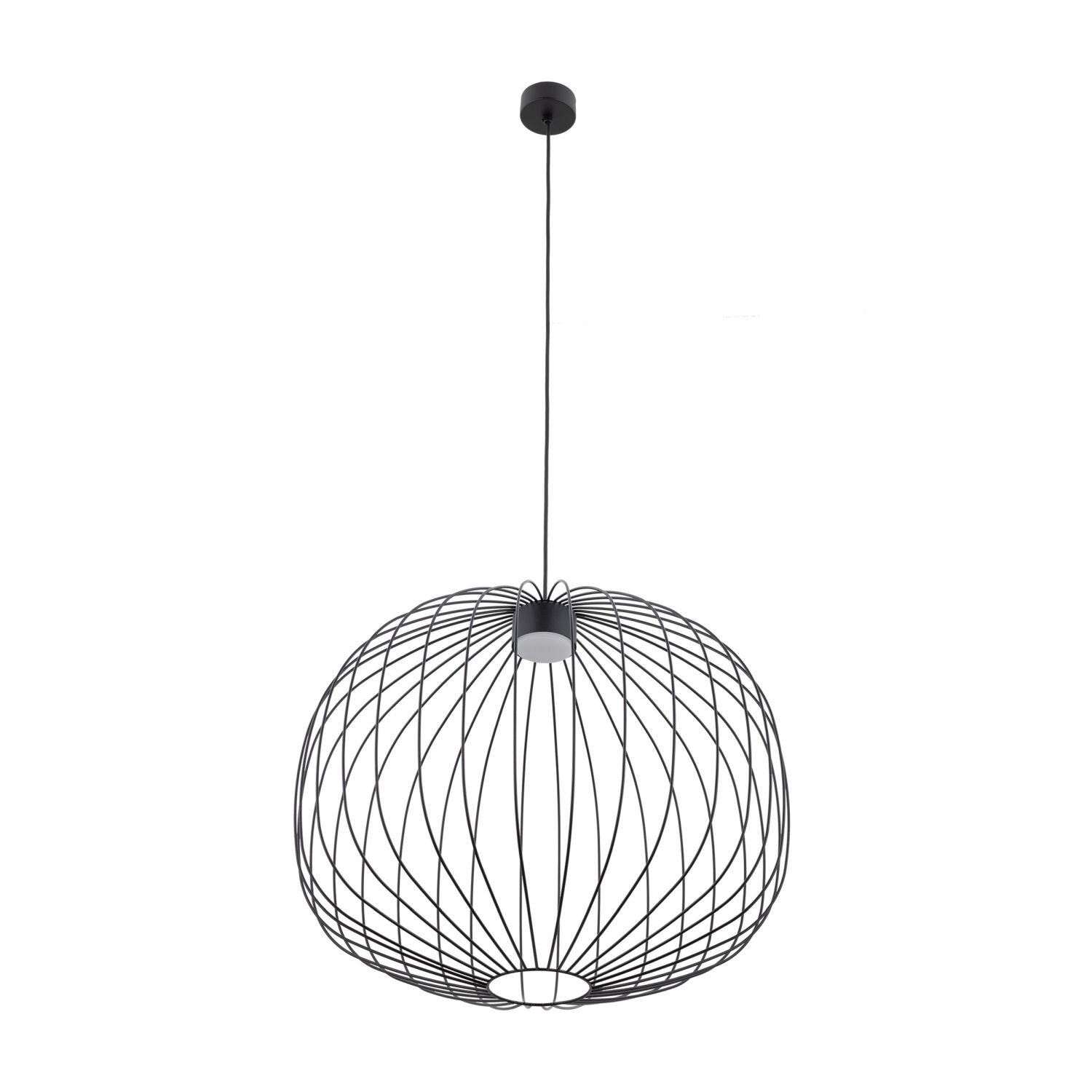 Czarna lampa wisząca o kulistym kształcie z metalowych prętów, zawieszona na cienkim kablu. Lampa ma nowoczesny design i jest przeznaczona do wnętrz takich jak salon czy jadalnia.