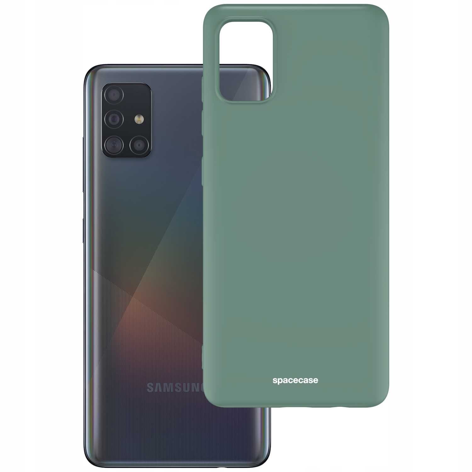 Obraz przedstawia zielone silikonowe etui na telefon z napisem \'spacecase\'. W tle widoczny jest telefon z czterema obiektywami aparatu i logo \'Samsung\'.