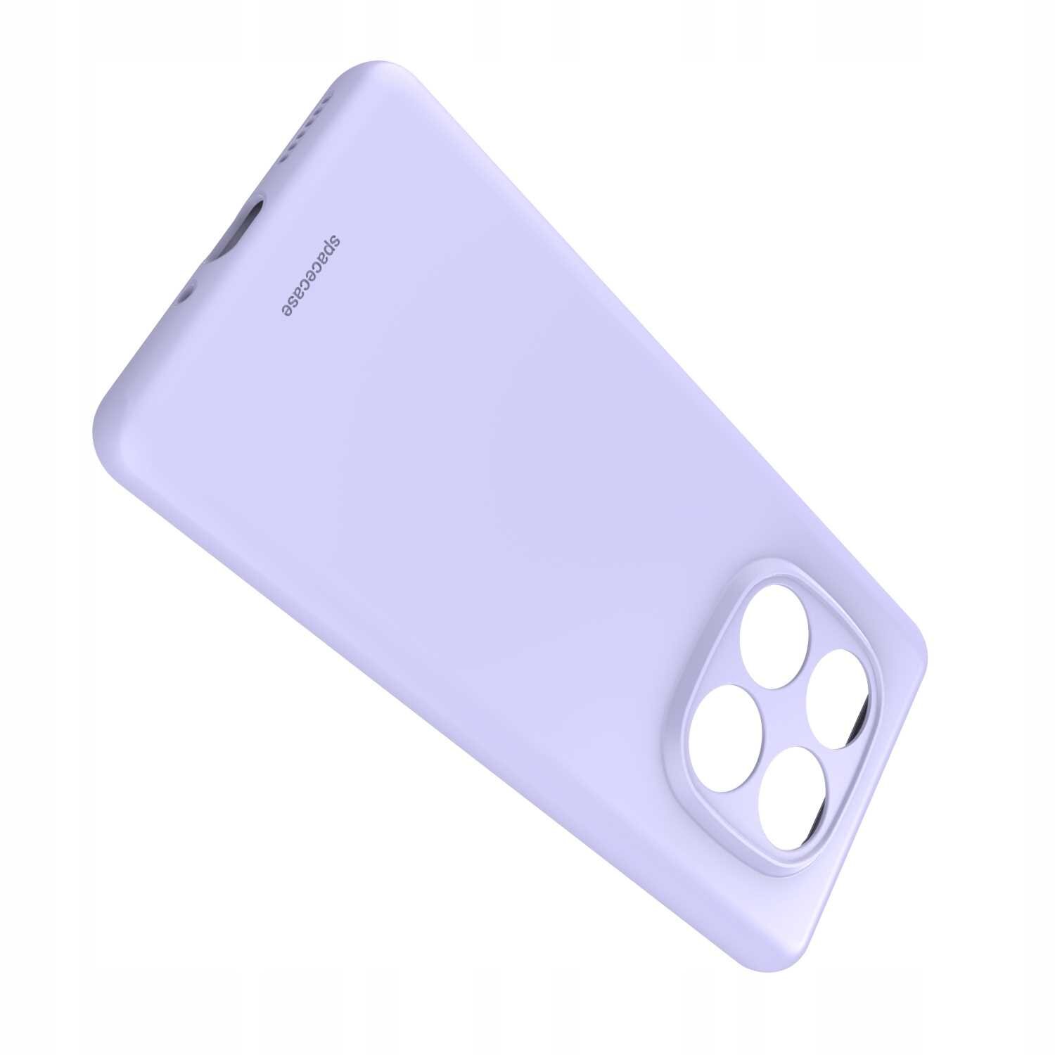 Fioletowe silikonowe etui z wycięciami na cztery obiektywy aparatu. Na powierzchni widoczny jest napis \'spacecase\'.