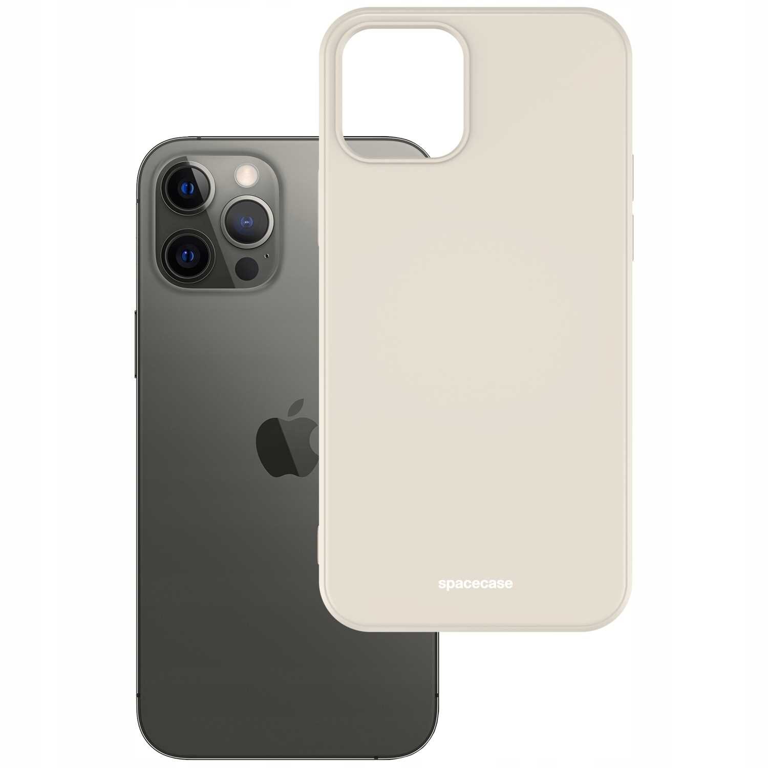 Na obrazie widoczne jest beżowe silikonowe etui z napisem \'spacecase\' oraz smartfon z trzema obiektywami aparatu i logo w kształcie jabłka.